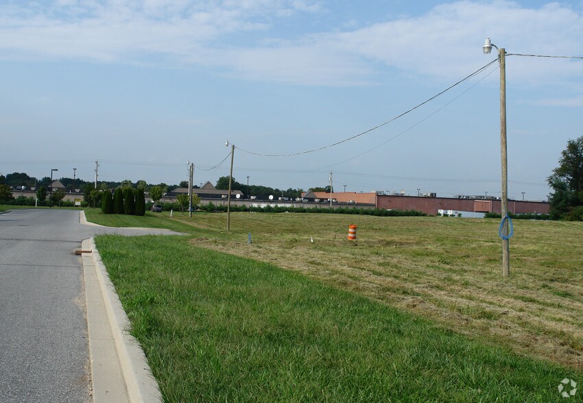 More Photos Of 2530 Wrangle Hill Rd, Bear Office For Lease