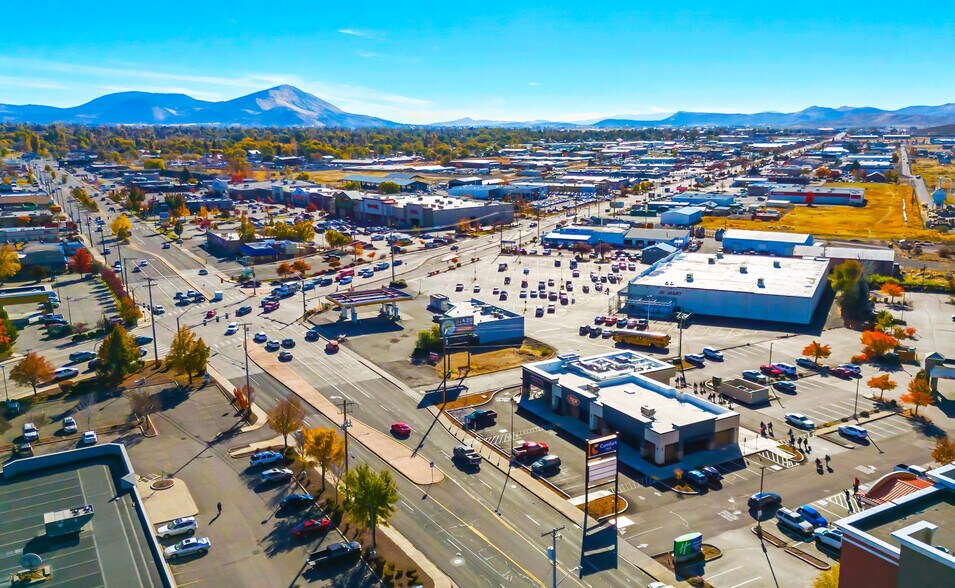 More Photos Of 2508 S 6th St, Klamath Falls Restaurant For Lease