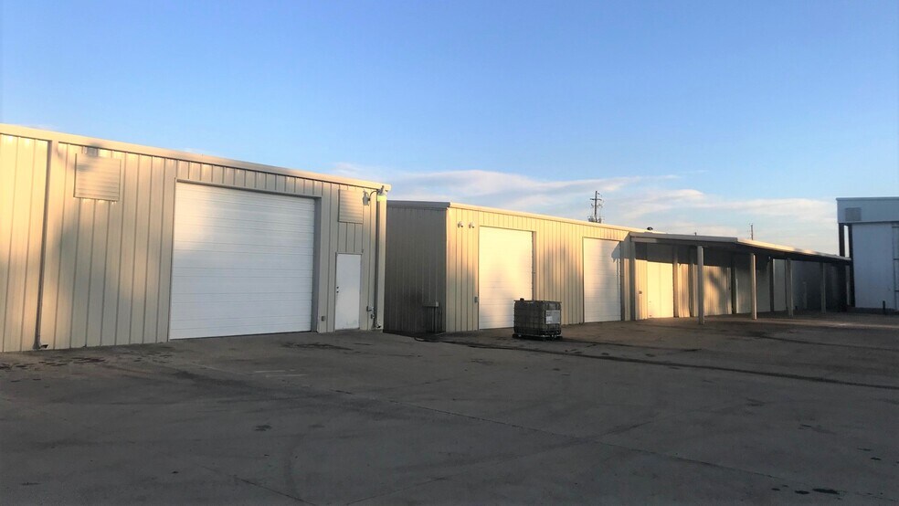 More Photos Of 1703 E Whaley St, Longview Industrial For Sale