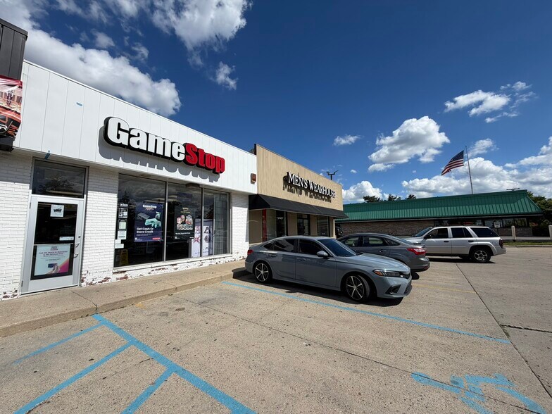 More Photos Of 7040-7060 N Wayne Rd, Westland Freestanding For Sale