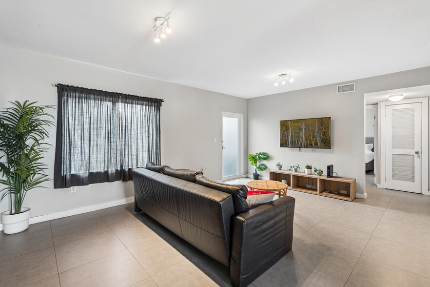 More Photos Of 435 NE 69th St, Miami Multifamily For Sale