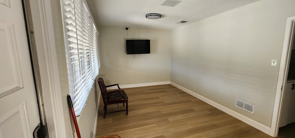 More Photos Of 1050 N Belt Line Rd, Mesquite Medical For Lease