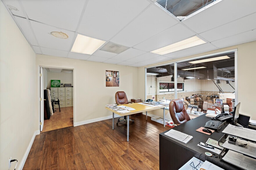 More Photos Of 18020-18030 Euclid St, Fountain Valley Showroom For Lease