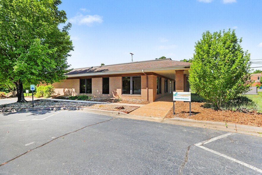 More Photos Of 470 Lake Concord Rd NE, Concord Office For Lease