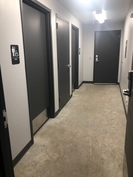 More Photos Of 1328 Curling Way, Wausau Manufacturing For Lease