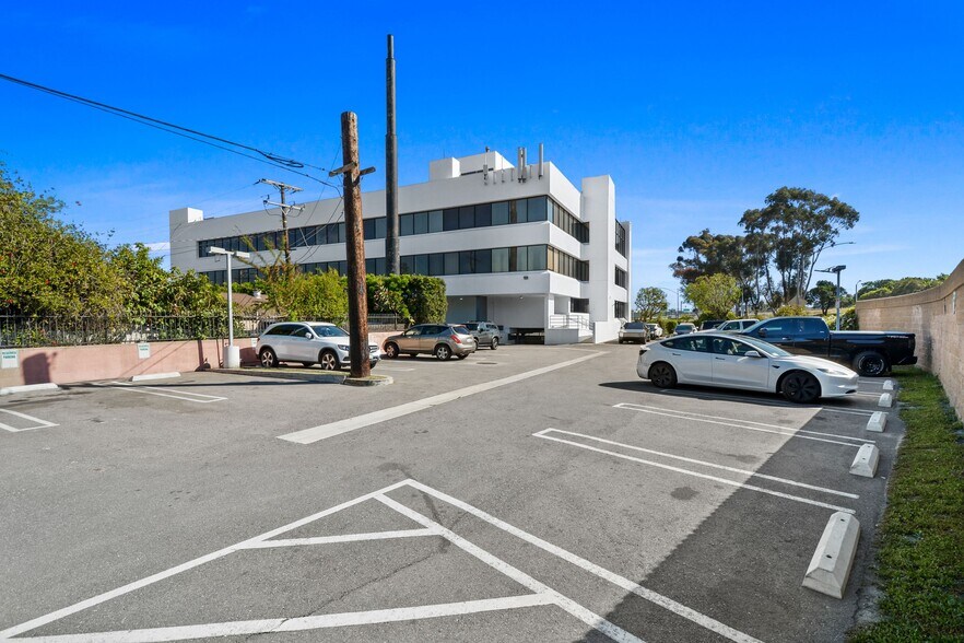 More Photos Of 5155 W Rosecrans Ave, Hawthorne Loft Creative Space For Sale