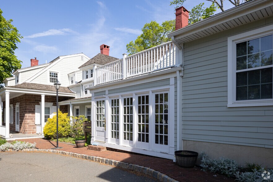 More Photos Of 285 Grand Ave, Englewood Medical For Lease