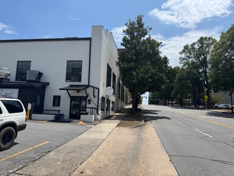 More Photos Of 520 N Thomas St, Athens General Retail For Sale