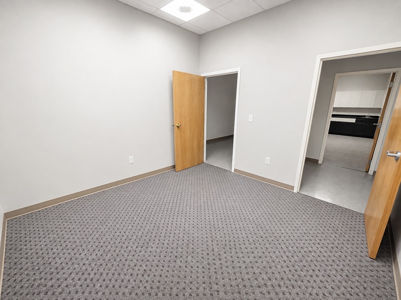 More Photos Of 1805 Milton Rd, Charlotte Medical For Lease
