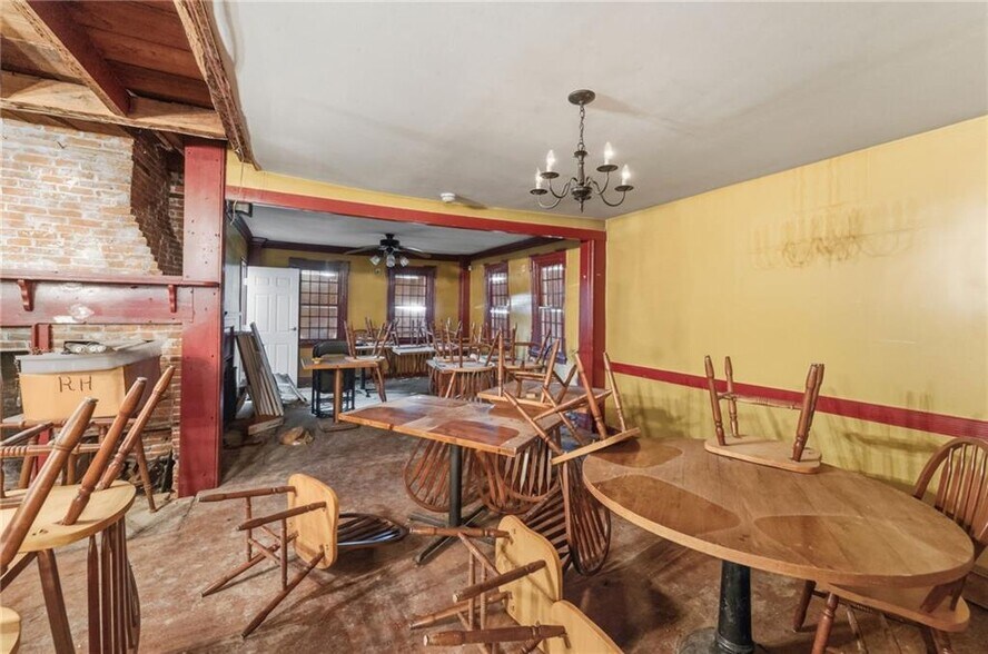 More Photos Of 3376 Post Rd, Warwick Restaurant For Sale
