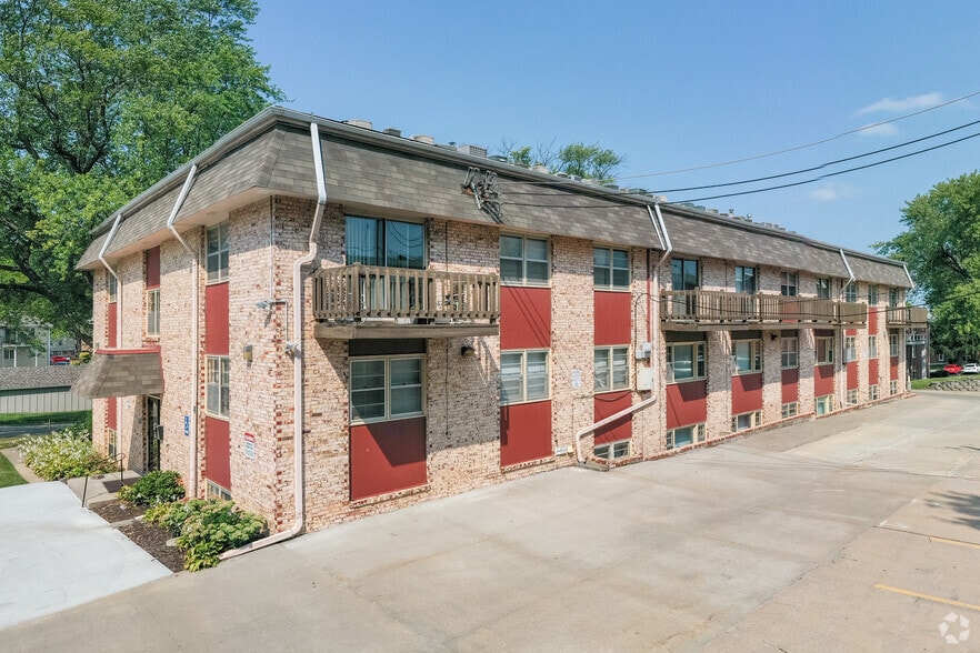 More Photos Of 1367-1369 S 76th Ave, Omaha Apartments For Sale