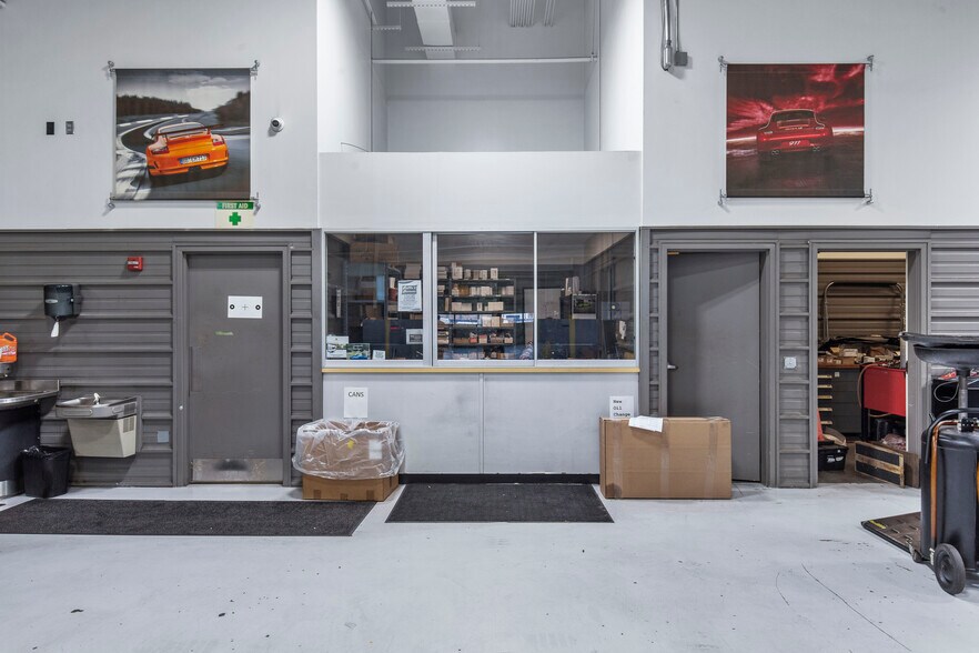 More Photos Of 5385 N I 55 St, Jackson Auto Dealership For Sale