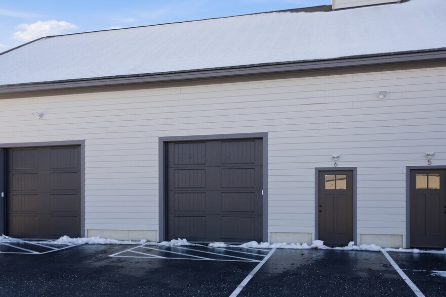 More Photos Of 300 Exeter Rd, Hampton Industrial For Sale