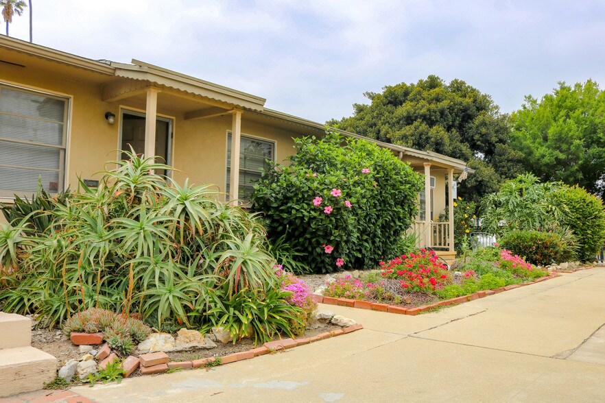 More Photos Of 808 W 163rd St, Gardena Apartments For Sale