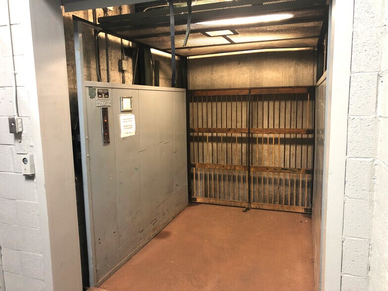 More Photos Of 100 S 6th Ave, West Bend Flex For Lease