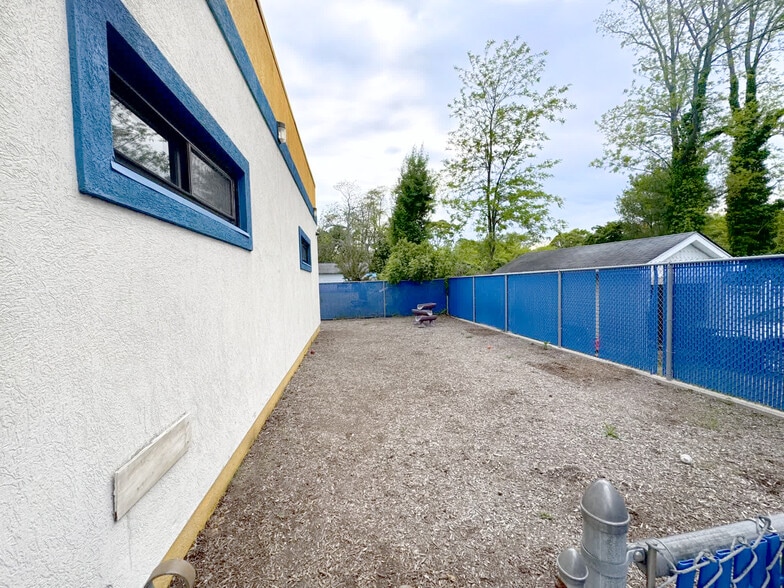More Photos Of 101 W Delilah Rd, Pleasantville General Retail For Sale