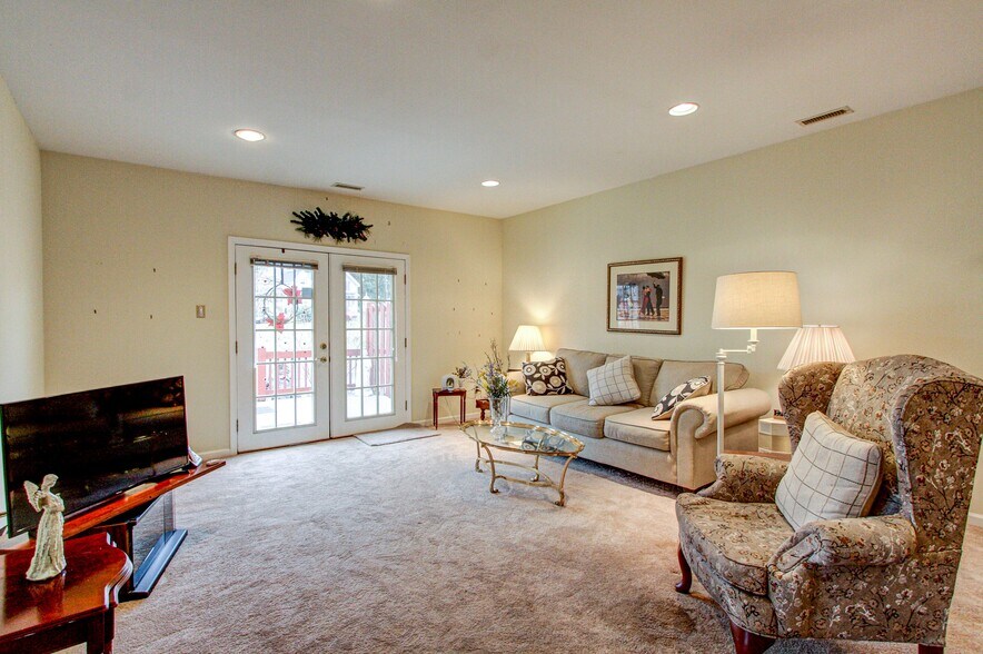 More Photos Of 3328 Huntingdon Pike, Huntingdon Valley Service For Sale