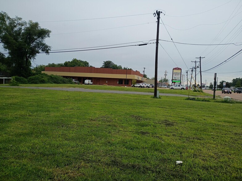 More Photos Of 5305 N Illinois, Fairview Heights Office For Lease