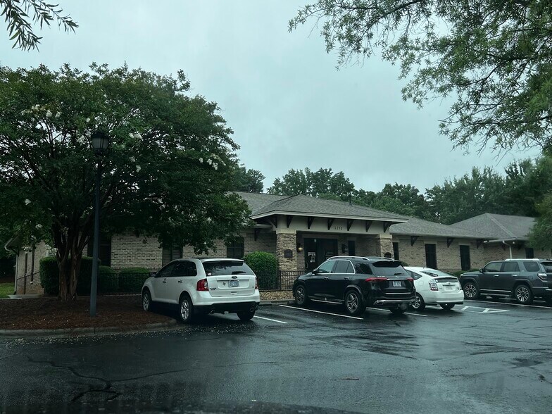 More Photos Of 1258 Mann Dr, Matthews Medical For Sale