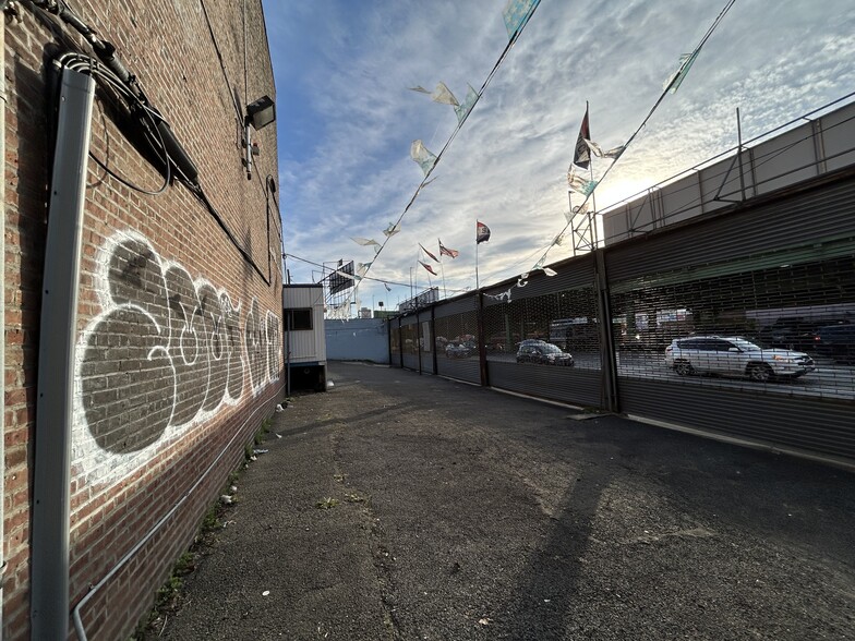 More Photos Of 122 18th St, Brooklyn Land For Lease