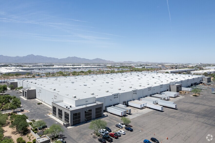 More Photos Of 7210 W Van Buren St, Phoenix Distribution For Lease