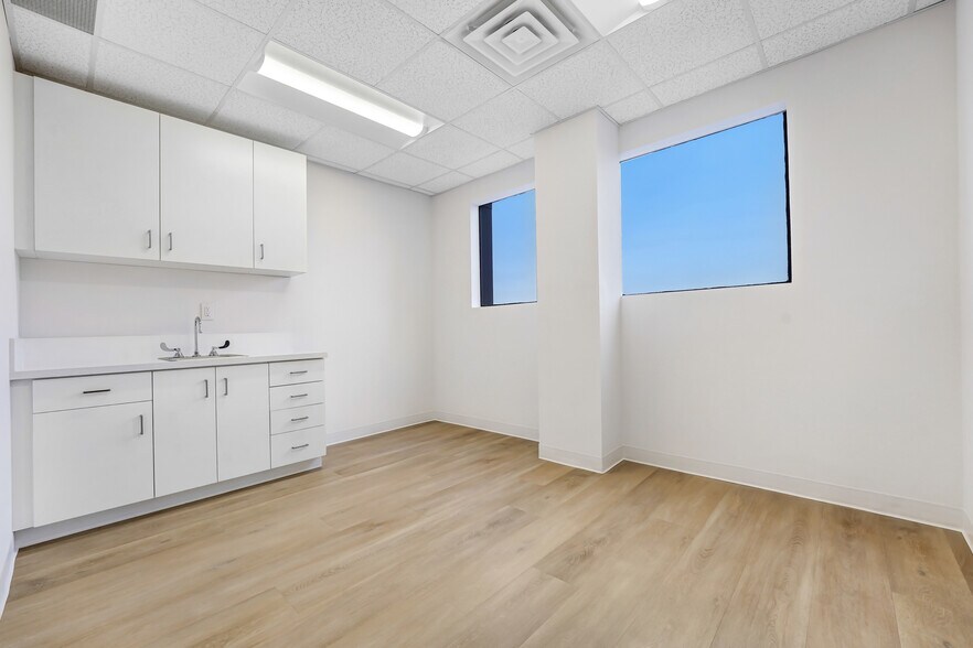 More Photos Of 11600 Wilshire Blvd, Los Angeles Medical For Lease