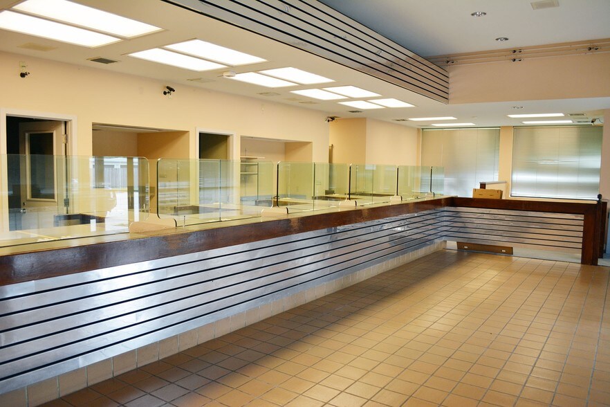 More Photos Of 4602 St. Stephens Rd, Mobile Bank For Lease