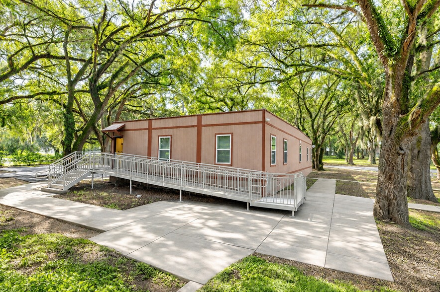 More Photos Of 6837 Lakeville Rd, Orlando Religious Facility For Sale