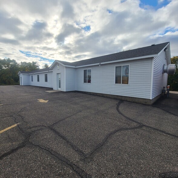 More Photos Of 8265 179th St NW, Clearwater Loft Creative Space For Lease