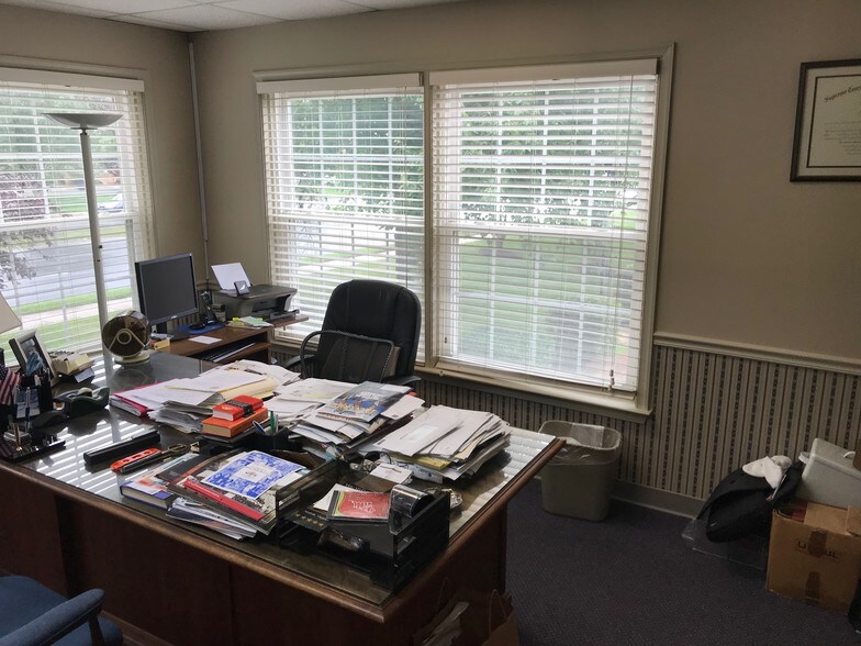 More Photos Of 9693-9697 Main St, Fairfax Medical For Sale