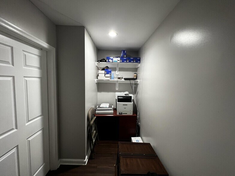 More Photos Of 2712 Sparrows Point Rd, Baltimore Light Manufacturing For Sale