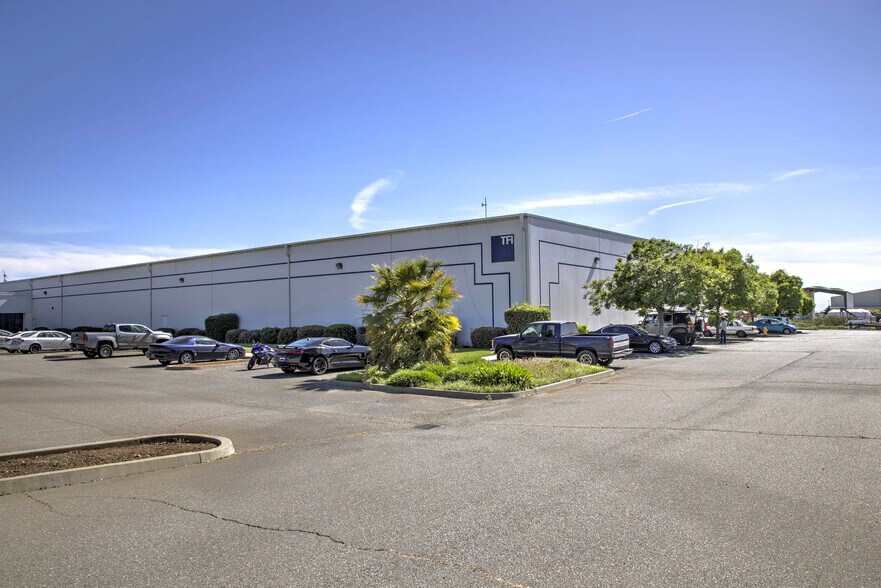 More Photos Of 1065 Marauder St, Chico Manufacturing For Lease