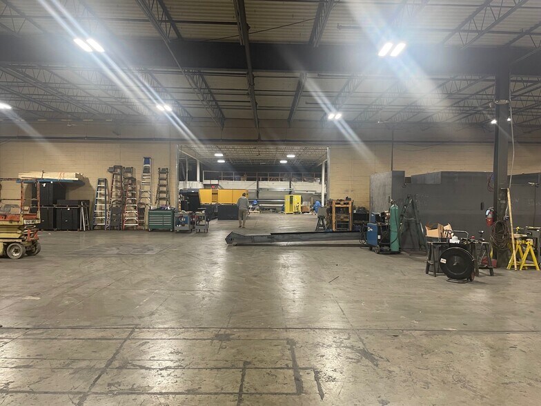 More Photos Of 50 Richard Rd, Warminster Light Manufacturing For Lease