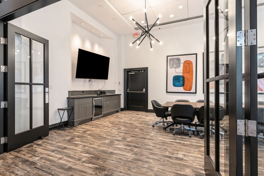 More Photos Of 360 Saint Peter St, Saint Paul Apartments For Lease