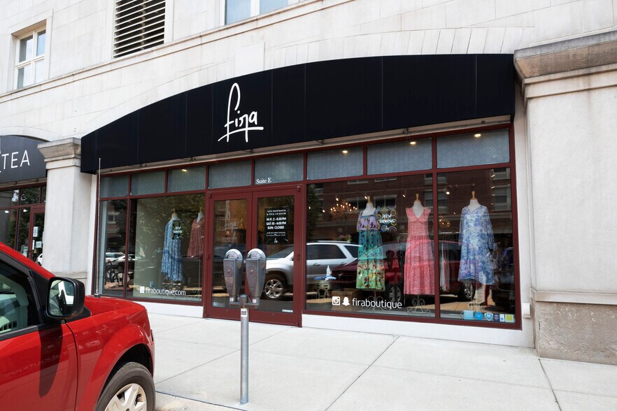 More Photos Of 700 S Gregory St, Urbana Apartments For Lease