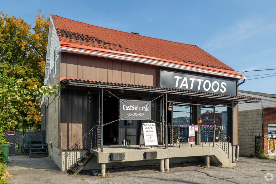 More Photos Of 605 Center St, Ottawa Storefront For Sale