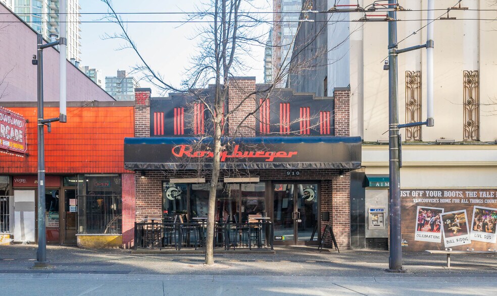 More Photos Of 910 Granville St, Vancouver Storefront For Sale