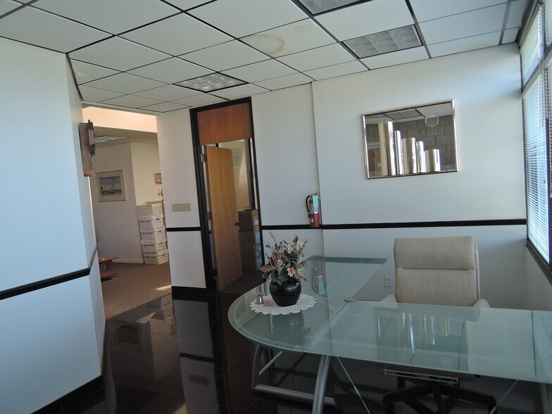 More Photos Of 15721 S Western Ave, Gardena Office For Sale