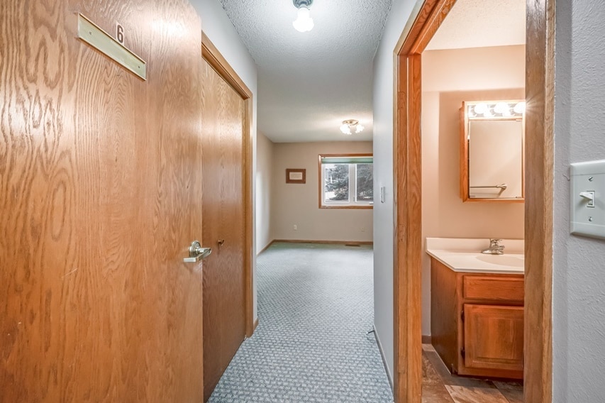 More Photos Of 311 S Nicollet St, Blue Earth Healthcare For Sale