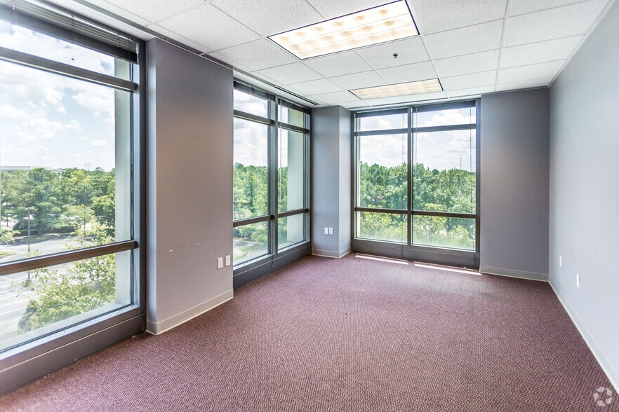 More Photos Of 6625 Lenox Park Dr, Memphis Office For Lease