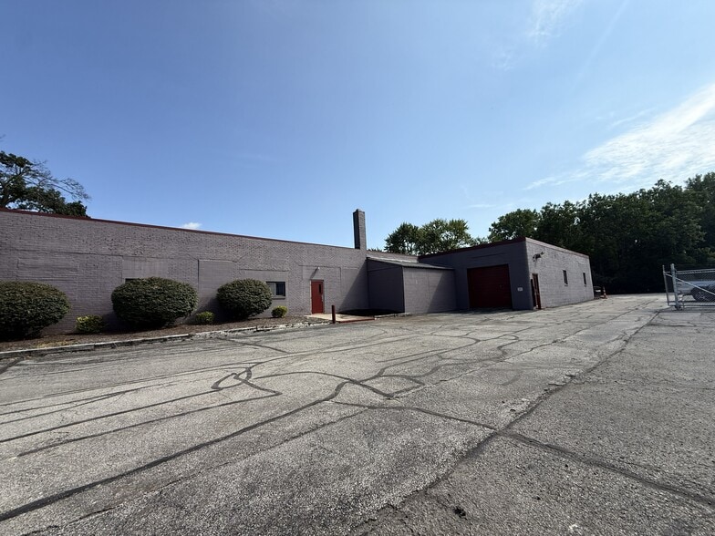 More Photos Of 300 N Westwood Dr, Toledo Manufacturing For Sale