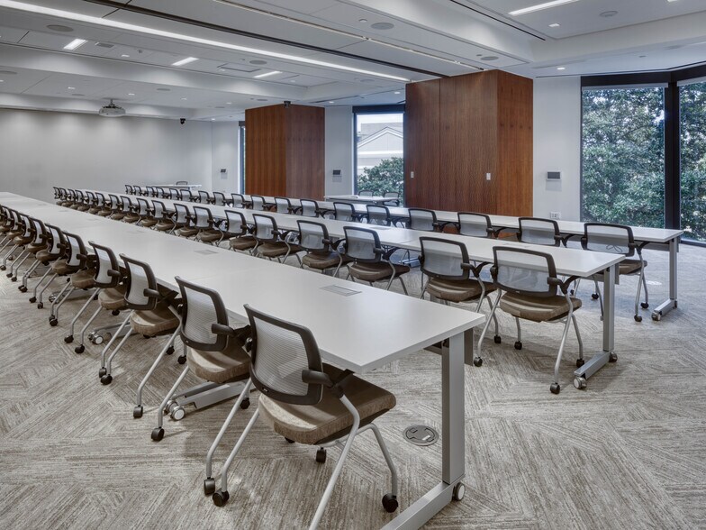 More Photos Of 2001 Ross Ave, Dallas Office For Lease