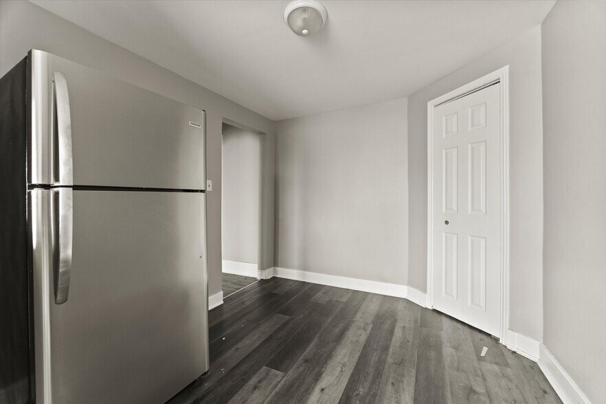 More Photos Of 581 Cataraqui St, Windsor Apartments For Sale