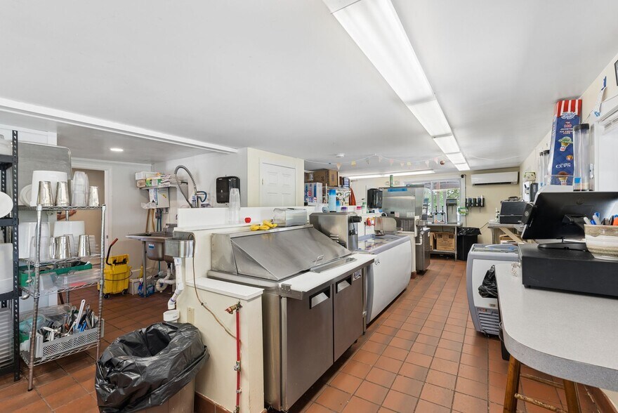 More Photos Of 150 US ROUTE 1, Freeport Fast Food For Sale