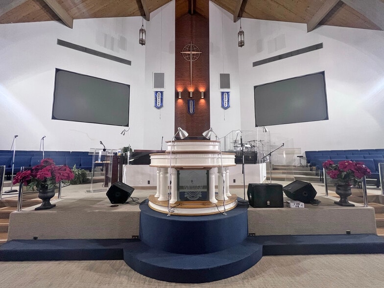 More Photos Of 4417 Douglas St NE, Washington Religious Facility For Sale