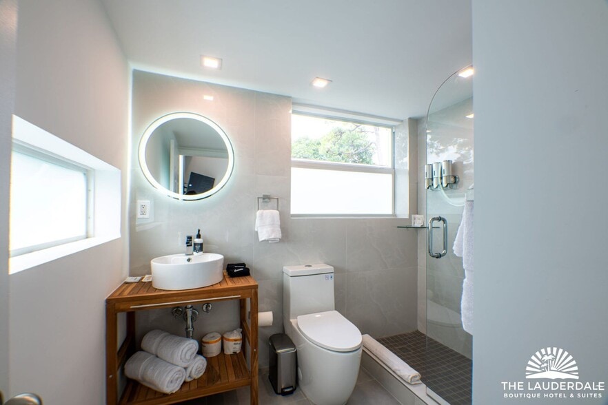 More Photos Of 505 SE 16th St, Fort Lauderdale Hotel For Sale