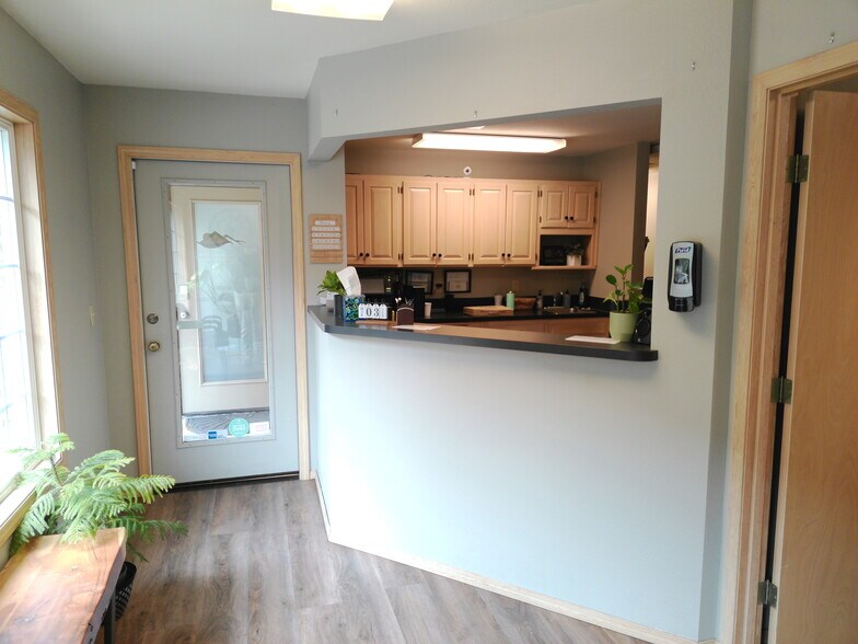 More Photos Of 4350-4356 Commercial St SE, Salem Office For Lease