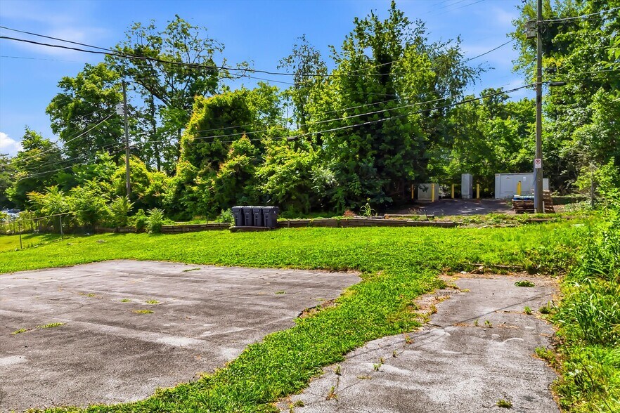 More Photos Of 3206 E Magnolia Ave, Knoxville Apartments For Sale