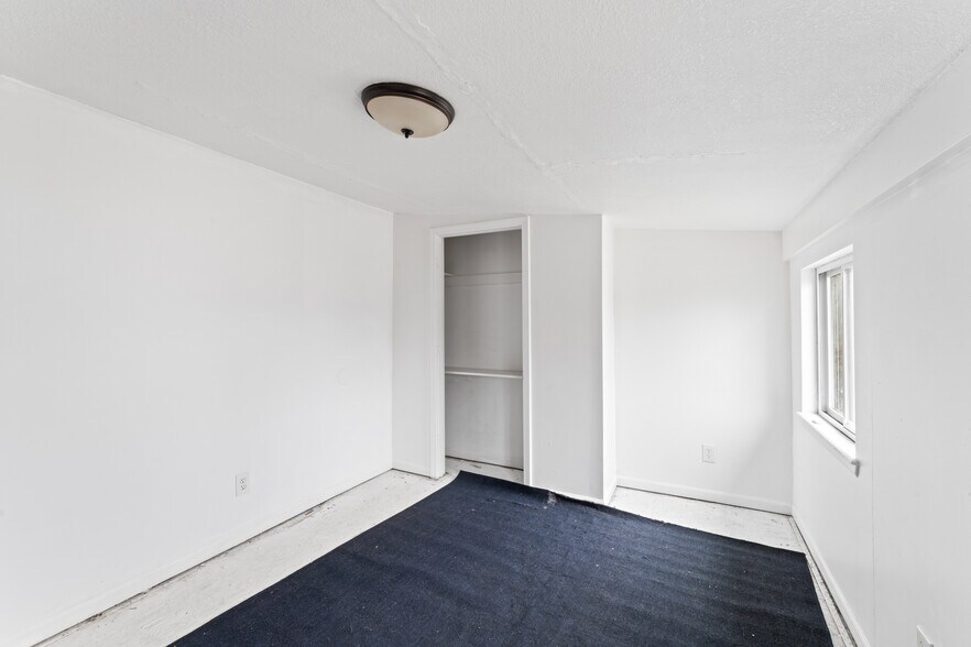 More Photos Of 814 SE Sunnyside School Rd, Blue Springs Warehouse For Sale