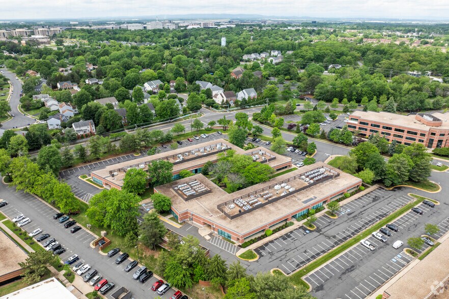 More Photos Of 510 Huntmar Park Dr, Herndon Flex For Lease